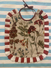 Load image into Gallery viewer, Patterned panama cotton pasta bibs with ruffles - 1 item with a minimum order of 30/60 - Pre order now