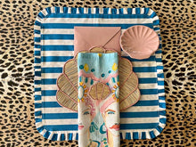 Load image into Gallery viewer, Hand drawn Caltagirone linen napkins - 1 item with a minimum order of 20 pieces - Pre order now