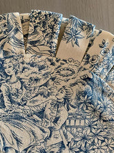 Load image into Gallery viewer, Toile de Jouy print cotton napkins with ruffles - 1 piece with a minimum order of 6 - Ready to ship