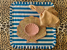 Load image into Gallery viewer, Striped cotton Napkins with ruffle - 1 piece with a minimum order of 20 - Pre order now
