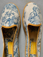 Load image into Gallery viewer, Toile de Jouy Venetian Furlane Slippers with colourful grossgrain - 1 pair with a minimum order of 30 - Pre order now
